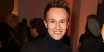 “Quand dira-t-il qu’il est homo ?” : l’orientation de Cyril Féraud dévoilée au grand jour