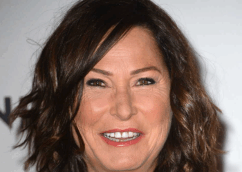 Évelyne Thomas : voici à quoi ressemble Lola, sa superbe fille de 24 ans, « Quand ils savent que c’est ma fille… »