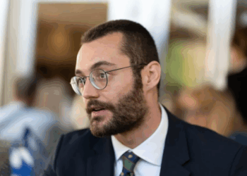 Nicolas Sarkozy en prison : son fils Louis Sarkozy appelle à un rassemblement 12 Nicolas Sarkozy en prison : son fils Louis Sarkozy appelle à un rassemblement Nicolas Sarkozy en prison : son fils Louis Sarkozy appelle à un rassemblement