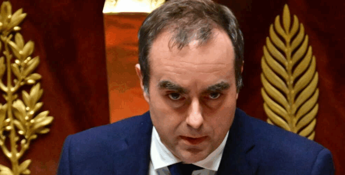 Sébastien Lecornu : ses parents placés sous protection judiciaire depuis qu’il est Premier ministre 8 Sébastien Lecornu : ses parents placés sous protection judiciaire depuis qu’il est Premier ministre Sébastien Lecornu : ses parents placés sous protection judiciaire depuis qu’il est Premier ministre