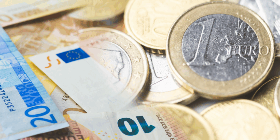 Quel salaire minimum faut-il toucher pour faire partie de la classe moyenne en France en 2025 ? 6 Quel salaire minimum faut-il toucher pour faire partie de la classe moyenne en France en 2025 ? Quel salaire minimum faut-il toucher pour faire partie de la classe moyenne en France en 2025 ?