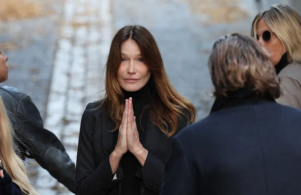 Carla Bruni, au parloir : "elle avait besoin de voir son mari" 4 Carla Bruni, au parloir : "elle avait besoin de voir son mari" Capture decran 2025 10 25 005915