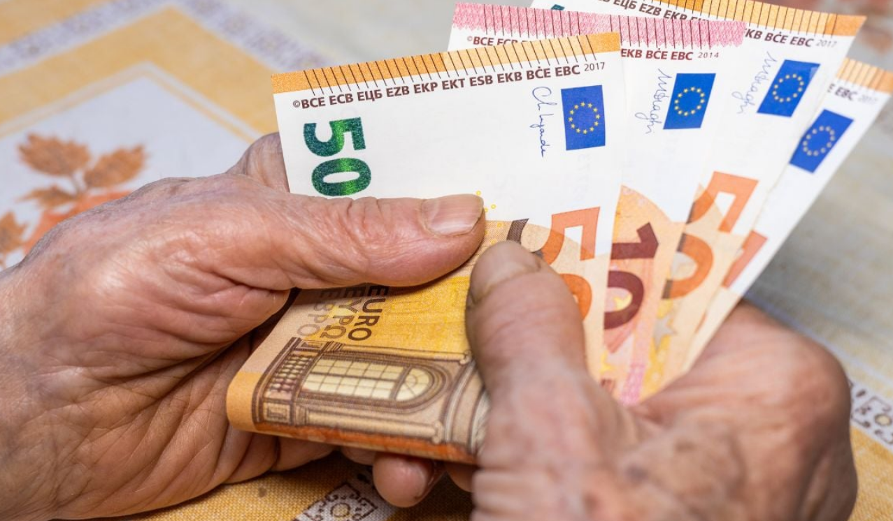 Retraités : voici les nouvelles dates (surprenantes) de virement en novembre 2025 2 Retraités : voici les nouvelles dates (surprenantes) de virement en novembre 2025 Capture decran 2025 10 27 192448