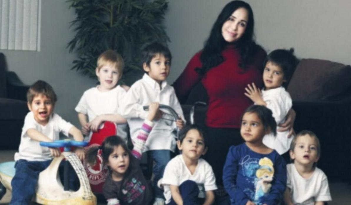 "Octomom", la 1ère femme au monde à accoucher d'octuplés, est devenue grand-mère : "Un magnifique cadeau" 4 "Octomom", la 1ère femme au monde à accoucher d'octuplés, est devenue grand-mère : "Un magnifique cadeau" Capture decran 2025 10 27 200232