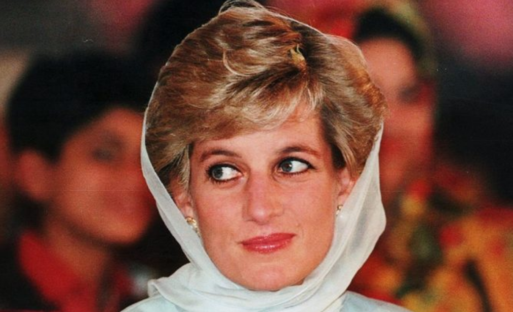 Lady Diana : un médecin brise enfin le silence, elle aurait parlé dans la voiture juste avant le drame… 4 Lady Diana : un médecin brise enfin le silence, elle aurait parlé dans la voiture juste avant le drame… Capture decran 2025 10 27 204618