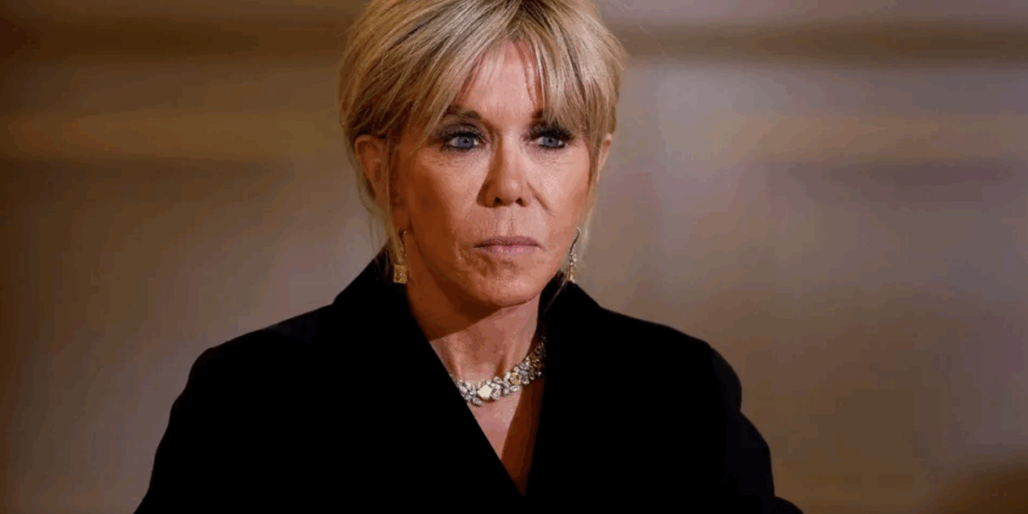 Rumeurs autour de Brigitte Macron : la fille de la Première dame va témoigner sur le calvaire que vit sa mère depuis 4 ans 3 Rumeurs autour de Brigitte Macron : la fille de la Première dame va témoigner sur le calvaire que vit sa mère depuis 4 ans Rumeurs autour de Brigitte Macron : la fille de la Première dame va témoigner sur le calvaire que vit sa mère depuis 4 ans