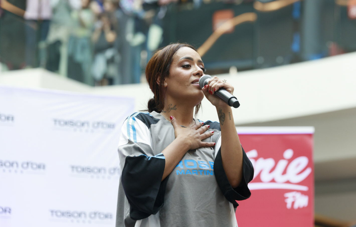 Amel Bent interpelle Marine en direct : Le commentaire qui a déclenché la polémique sur les réseaux sociaux 3 Amel Bent interpelle Marine en direct : Le commentaire qui a déclenché la polémique sur les réseaux sociaux Capture decran 2025 10 28 143951