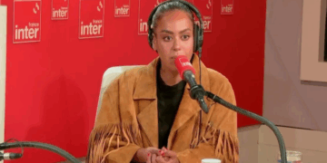 Amel Bent interpelle Marine en direct : Le commentaire qui a déclenché la polémique sur les réseaux sociaux 14 Amel Bent interpelle Marine en direct : Le commentaire qui a déclenché la polémique sur les réseaux sociaux Amel Bent interpelle Marine en direct : Le commentaire qui a déclenché la polémique sur les réseaux sociaux