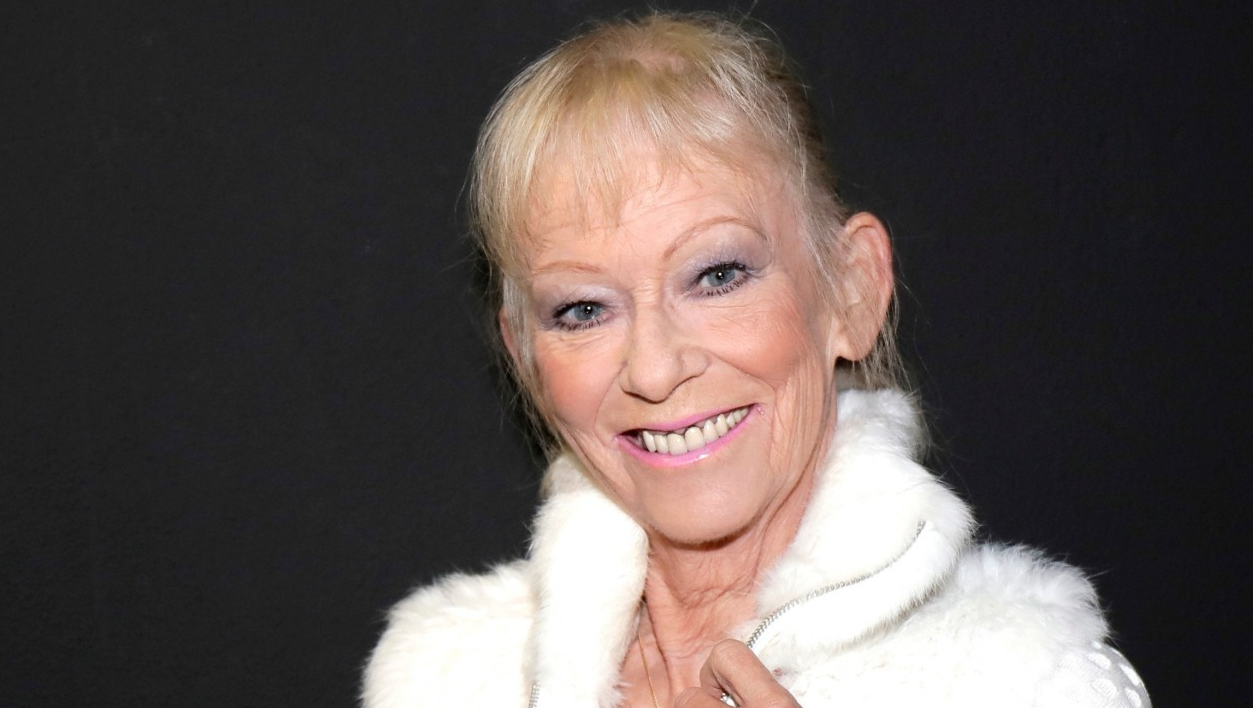 "J’ai été une cougar, je l’assume" : Évelyne Leclercq cash sur ses amours et ses désirs à 74 ans 3 "J’ai été une cougar, je l’assume" : Évelyne Leclercq cash sur ses amours et ses désirs à 74 ans Capture decran 2025 10 28 145137