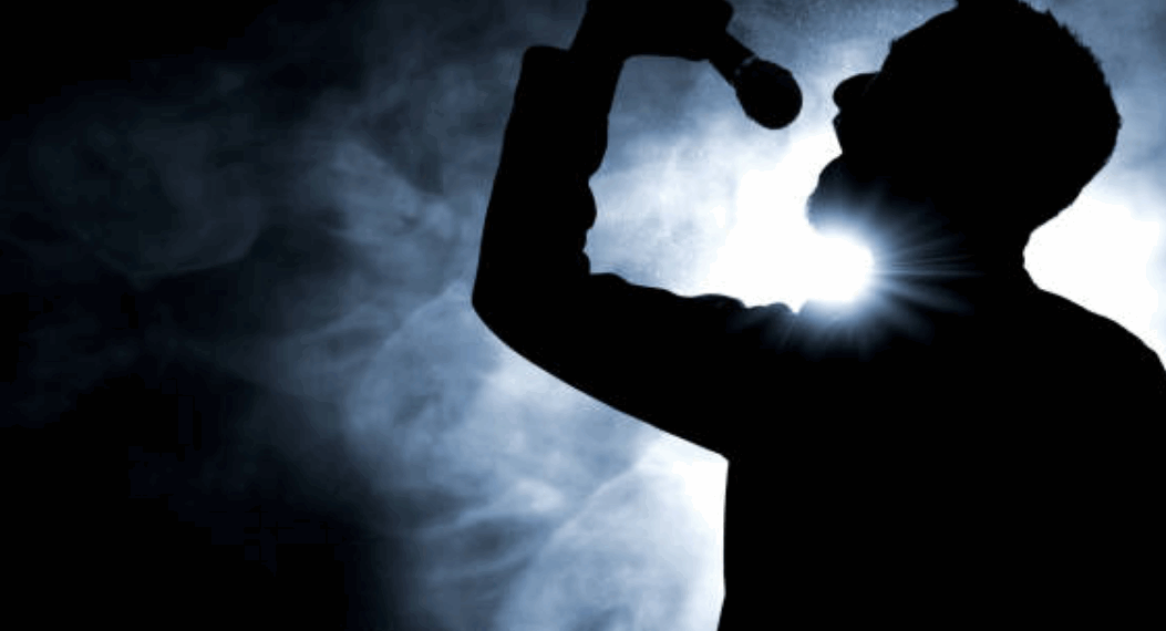 "Rejoindre ta petite Mimie partie deux heures avant toi..." : Ce chanteur star des années 1980 nous a quittés à 67 ans, il en a fait rire plus d'un 3 "Rejoindre ta petite Mimie partie deux heures avant toi..." : Ce chanteur star des années 1980 nous a quittés à 67 ans, il en a fait rire plus d'un « Rejoindre ta petite Mimie partie deux heures avant toi… » : Ce chanteur star des années 1980 nous a quittés à 67 ans, il en a fait rire plus d’un