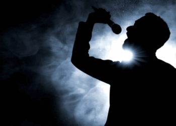 « Rejoindre ta petite Mimie partie deux heures avant toi… » : Ce chanteur star des années 1980 nous a quittés à 67 ans, il en a fait rire plus d’un