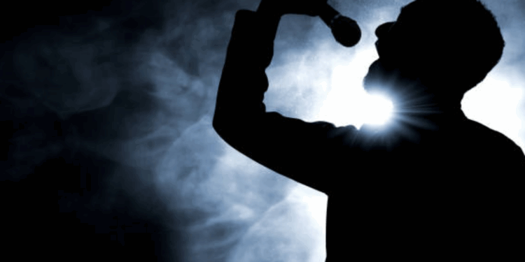 "Rejoindre ta petite Mimie partie deux heures avant toi..." : Ce chanteur star des années 1980 nous a quittés à 67 ans, il en a fait rire plus d'un 1 "Rejoindre ta petite Mimie partie deux heures avant toi..." : Ce chanteur star des années 1980 nous a quittés à 67 ans, il en a fait rire plus d'un Capture decran 2025 10 29 134320