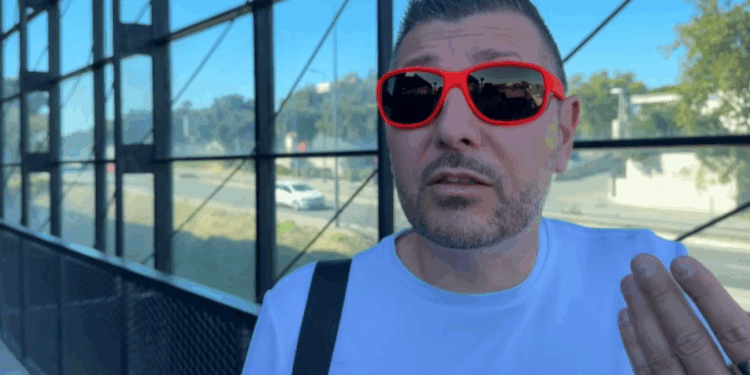 Il se rend chez son ophtalmo pour une visite de routine, 10 minutes plus tard il est aveugle 1 Il se rend chez son ophtalmo pour une visite de routine, 10 minutes plus tard il est aveugle Capture decran 2025 10 29 190547