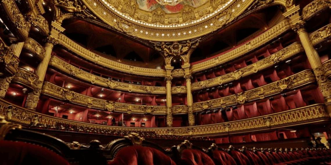 Déjeuner avec Hollande, leçon de dessin avec Plantu… 40 expériences d’exception mises aux enchères chez Drouot