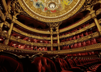 Déjeuner avec Hollande, leçon de dessin avec Plantu… 40 expériences d’exception mises aux enchères chez Drouot