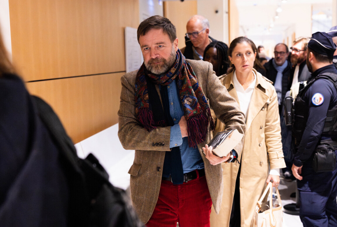 Brigitte Macron: les accusés ressortent de l’audience le sourire aux lèvres, que s’est-il passé ? (Photos) 4 Brigitte Macron: les accusés ressortent de l’audience le sourire aux lèvres, que s’est-il passé ? (Photos) Capture decran 2025 10 30 121344