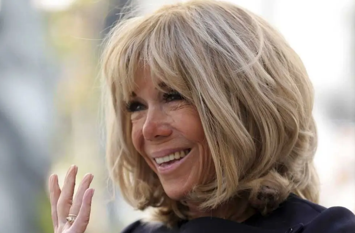 Brigitte Macron : "Remontez votre...", les souvenirs d'un autre ex-élève bien connu de la Première dame 2 Brigitte Macron : "Remontez votre...", les souvenirs d'un autre ex-élève bien connu de la Première dame Capture decran 2025 10 31 172750