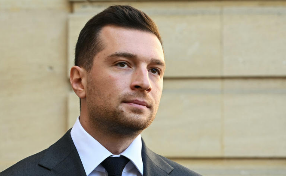 "Il y en a une…" : Jordan Bardella piégé par Léa Salamé, il met tout de suite les choses au clair 4 "Il y en a une…" : Jordan Bardella piégé par Léa Salamé, il met tout de suite les choses au clair Capture decran 2025 10 31 175514