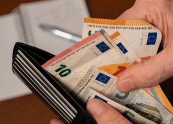 En 2025, si vous touchez moins que ce salaire tous les mois, vous êtes considéré comme « pauvre » en France