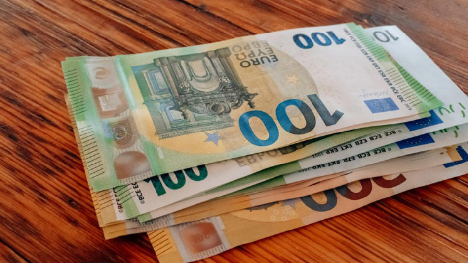 En 2025, si vous touchez moins que ce salaire tous les mois, vous êtes considéré comme "pauvre" en France 2 En 2025, si vous touchez moins que ce salaire tous les mois, vous êtes considéré comme "pauvre" en France Capture decran 2025 10 31 181009