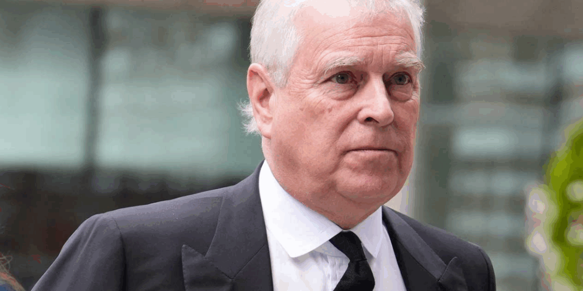 Coup de tonnerre ! Le prince Andrew privé de ses titres et viré du Royal Lodge 4 Coup de tonnerre ! Le prince Andrew privé de ses titres et viré du Royal Lodge Coup de tonnerre ! Le prince Andrew privé de ses titres et viré du Royal Lodge