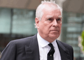 Coup de tonnerre ! Le prince Andrew privé de ses titres et viré du Royal Lodge