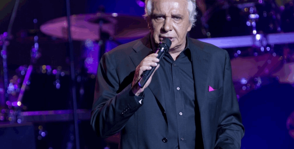 "Elle dit beaucoup de conneries" : Michel Sardou règle ses comptes avec Marine Le Pen 3 "Elle dit beaucoup de conneries" : Michel Sardou règle ses comptes avec Marine Le Pen « Elle dit beaucoup de conneries » : Michel Sardou règle ses comptes avec Marine Le Pen