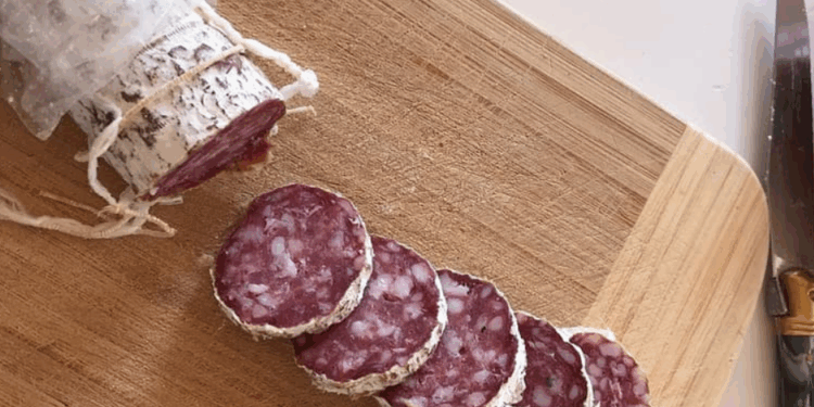 Ce saucisson vendu chez Carrefour présente un défaut d'étanchéité, il ne faut pas le consommer 1 Ce saucisson vendu chez Carrefour présente un défaut d'étanchéité, il ne faut pas le consommer Capture decran 2025 11 03 192332