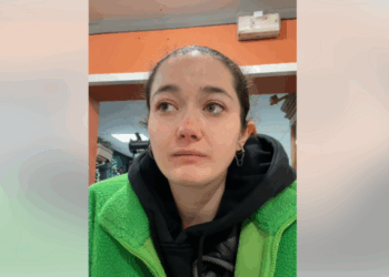 « Tout cela me touche » : une fleuriste cambriolée après la Toussaint appelle à l’aide, un millionnaire lui répond 18 « Tout cela me touche » : une fleuriste cambriolée après la Toussaint appelle à l’aide, un millionnaire lui répond « Tout cela me touche » : une fleuriste cambriolée après la Toussaint appelle à l’aide, un millionnaire lui répond