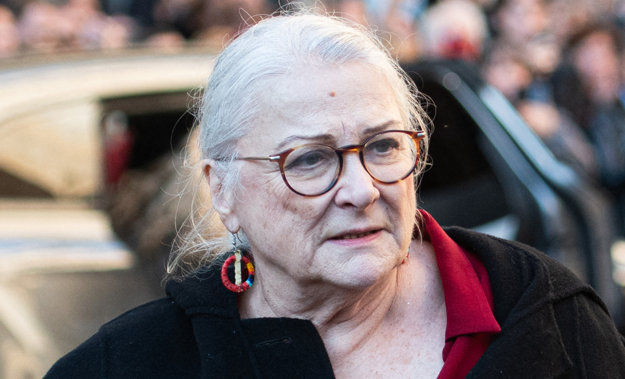Josiane Balasko sans langue de bois sur les expulsions en France : "Pour les sans-papiers, c'est…" 4 Josiane Balasko sans langue de bois sur les expulsions en France : "Pour les sans-papiers, c'est…" Capture decran 2025 11 05 114209