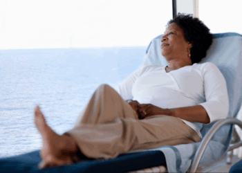 Ils cumulent emploi et retraite: "J'ai rêvé toute ma vie de partir en croisière, mais je n'ai pas les fonds" 2 Ils cumulent emploi et retraite: "J'ai rêvé toute ma vie de partir en croisière, mais je n'ai pas les fonds" Ils cumulent emploi et retraite: « J’ai rêvé toute ma vie de partir en croisière, mais je n’ai pas les fonds »