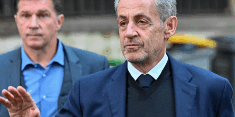 « Ils n’ont jamais vu ça » : à la prison de la Santé, Nicolas Sarkozy reçoit des lettres… et autre chose. 1 « Ils n’ont jamais vu ça » : à la prison de la Santé, Nicolas Sarkozy reçoit des lettres… et autre chose. Capture decran 2025 11 05 161054