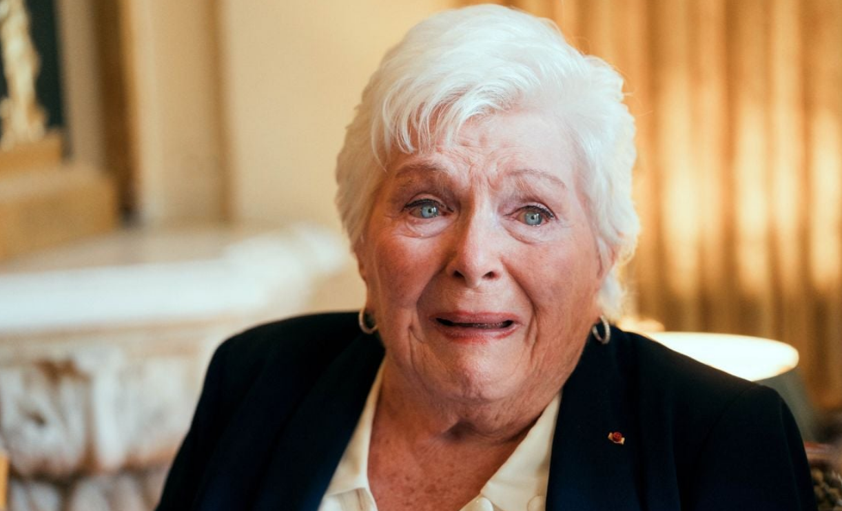 « C’est un suic… » : Line Renaud fait une révélation glaçante sur Johnny Hallyday 2 « C’est un suic… » : Line Renaud fait une révélation glaçante sur Johnny Hallyday Capture decran 2025 11 05 203744