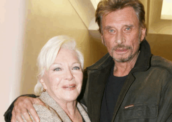 « C’est un suic… » : Line Renaud fait une révélation glaçante sur Johnny Hallyday 7 « C’est un suic… » : Line Renaud fait une révélation glaçante sur Johnny Hallyday « C’est un suic… » : Line Renaud fait une révélation glaçante sur Johnny Hallyday