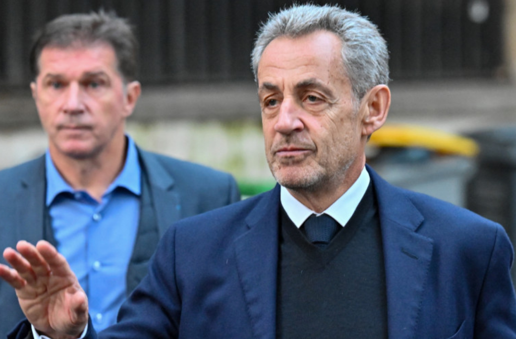 Nicolas Sarkozy privé de repas : crachats, poison, "il refuse de...", son calvaire derrière les barreaux 3 Nicolas Sarkozy privé de repas : crachats, poison, "il refuse de...", son calvaire derrière les barreaux Capture decran 2025 11 07 151854