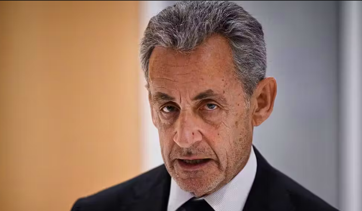 Nicolas Sarkozy privé de repas : crachats, poison, "il refuse de...", son calvaire derrière les barreaux 4 Nicolas Sarkozy privé de repas : crachats, poison, "il refuse de...", son calvaire derrière les barreaux Capture decran 2025 11 07 151900