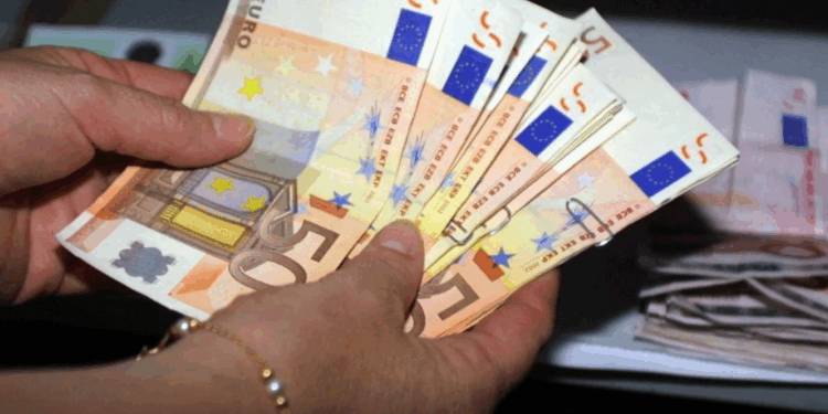 Un papy de 95 ans voulait déshériter ses enfants… Ce qu’il advient de ses 147 000 € surprend 1 Un papy de 95 ans voulait déshériter ses enfants… Ce qu’il advient de ses 147 000 € surprend Capture decran 2025 11 07 163706