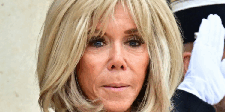 Brigitte Macron: “J’ai la chance d’être aidée”, la première dame fend l’armure 1 Brigitte Macron: “J’ai la chance d’être aidée”, la première dame fend l’armure Capture decran 2025 11 07 174333