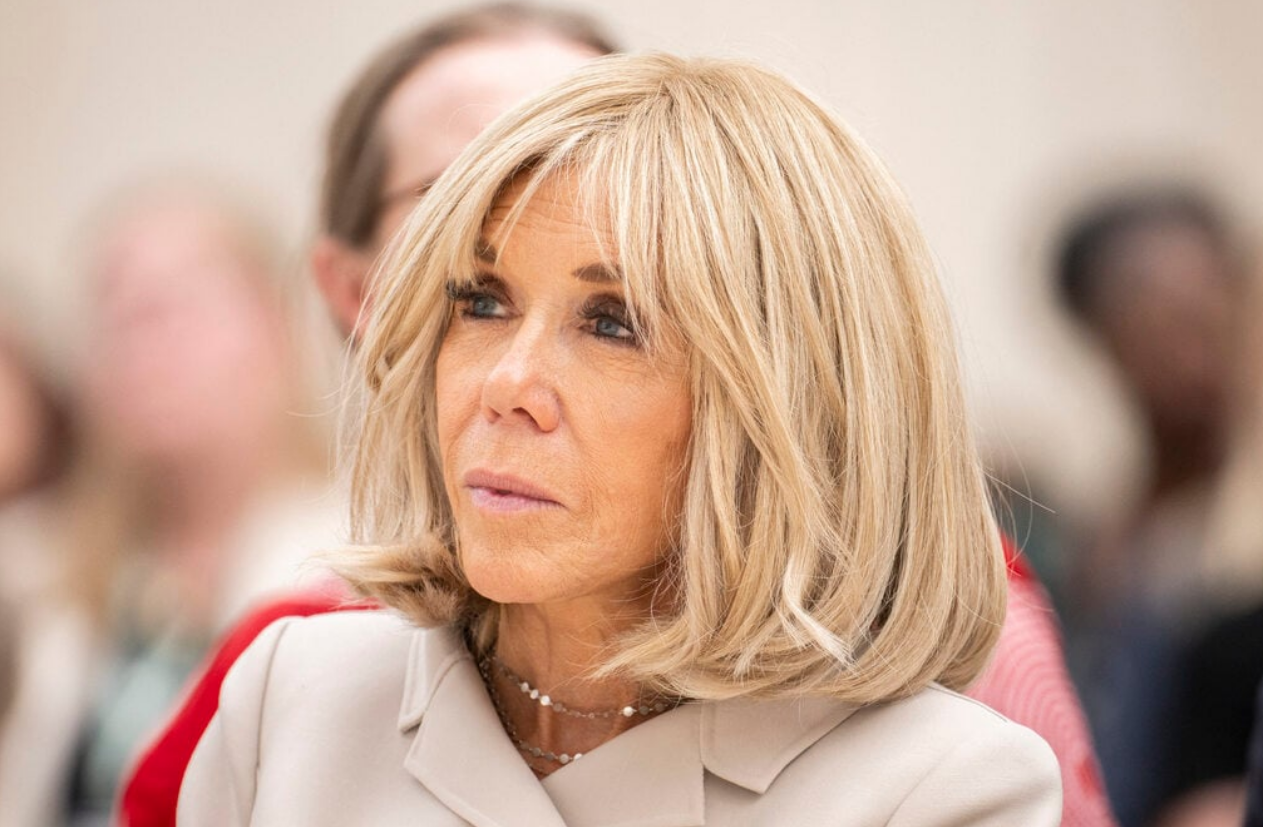 Brigitte Macron: “J’ai la chance d’être aidée”, la première dame fend l’armure 2 Brigitte Macron: “J’ai la chance d’être aidée”, la première dame fend l’armure Capture decran 2025 11 07 174341