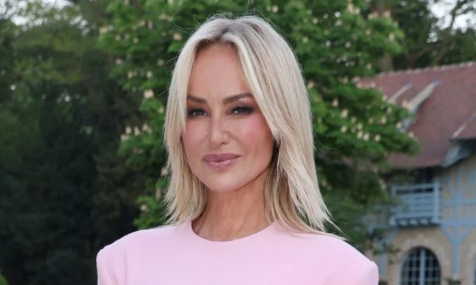 Adriana Karembeu : épanouie au pieu, la compagne de Marc Lavoine révèle son secret ultime : “Elle est bonne à mettre…” 2 Adriana Karembeu : épanouie au pieu, la compagne de Marc Lavoine révèle son secret ultime : “Elle est bonne à mettre…” Capture decran 2025 11 08 022124