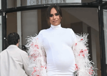 Ce prénom choisi par Amel Bent pour son fils explose en France depuis 2022 (et ce n’est pas un hasard)