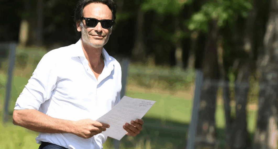 “Un fantôme dans la ville”, le comportement d’Anthony Delon à Douchy interroge 5 “Un fantôme dans la ville”, le comportement d’Anthony Delon à Douchy interroge “Un fantôme dans la ville”, le comportement d’Anthony Delon à Douchy interroge