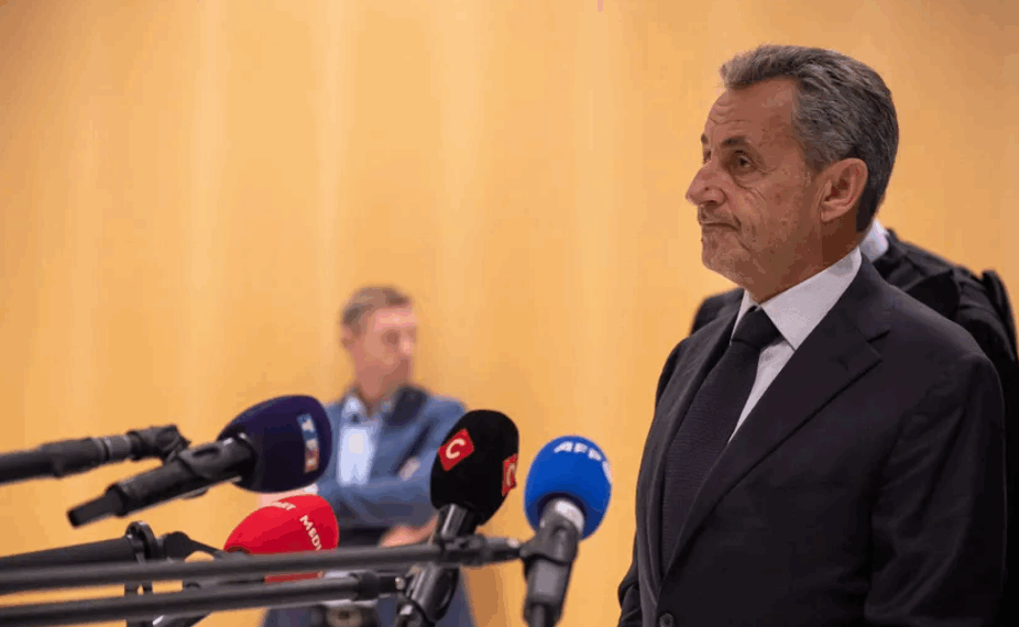 "C'est dur, c'est très dur": Nicolas Sarkozy s'exprime sur son incarcération 4 "C'est dur, c'est très dur": Nicolas Sarkozy s'exprime sur son incarcération « C’est dur, c’est très dur »: Nicolas Sarkozy s’exprime sur son incarcération