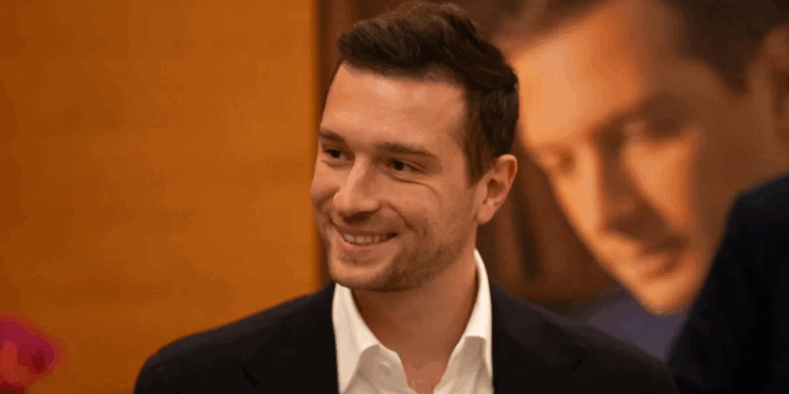 Jordan Bardella retrouve son institutrice de CE2 lors d’une dédicace : “Un très bon élève”