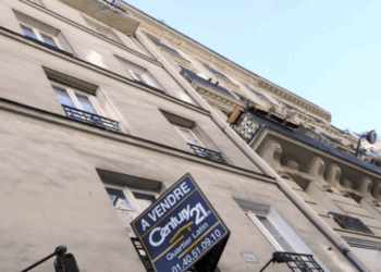 À Paris, un débarras de 2m² mis en vente pour 14.000 euros, selon l'annonce il peut se "transformer en un espace de vie cosy" 17 À Paris, un débarras de 2m² mis en vente pour 14.000 euros, selon l'annonce il peut se "transformer en un espace de vie cosy" À Paris, un débarras de 2m² mis en vente pour 14.000 euros, selon l’annonce il peut se « transformer en un espace de vie cosy »