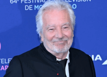 À 80 ans, Pierre Arditi accro à cette pratique malsaine : “Ça me procure une…” 15 À 80 ans, Pierre Arditi accro à cette pratique malsaine : “Ça me procure une…” À 80 ans, Pierre Arditi accro à cette pratique malsaine : “Ça me procure une…”