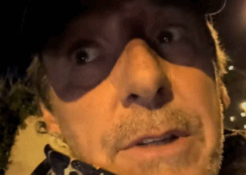 La voiture de sa belle-mère entièrement désossée, la vidéo hallucinante de Jean-Luc Reichmann 14 La voiture de sa belle-mère entièrement désossée, la vidéo hallucinante de Jean-Luc Reichmann La voiture de sa belle-mère entièrement désossée, la vidéo hallucinante de Jean-Luc Reichmann