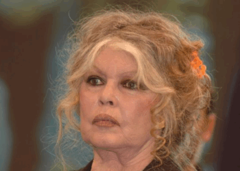 Brigitte Bardot, 91 ans, sans gêne sur sa vie intime : "Je suis coincée" 15 Brigitte Bardot, 91 ans, sans gêne sur sa vie intime : "Je suis coincée" Brigitte Bardot, 91 ans, sans gêne sur sa vie intime : « Je suis coincée »