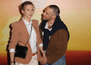 Au plumard avec Philippe Bas, Lorie révèle ce qui n'a pas marché entre eux : "Ce n'était pas possible" 14 Au plumard avec Philippe Bas, Lorie révèle ce qui n'a pas marché entre eux : "Ce n'était pas possible" Au plumard avec Philippe Bas, Lorie révèle ce qui n’a pas marché entre eux : « Ce n’était pas possible »