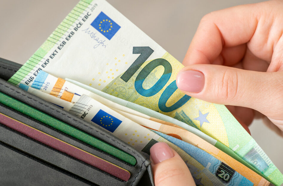 On sait à combien s’élève le Smic, mais comment son montant est-il calculé au juste ? 2 On sait à combien s’élève le Smic, mais comment son montant est-il calculé au juste ? Capture decran 2025 11 13 093129